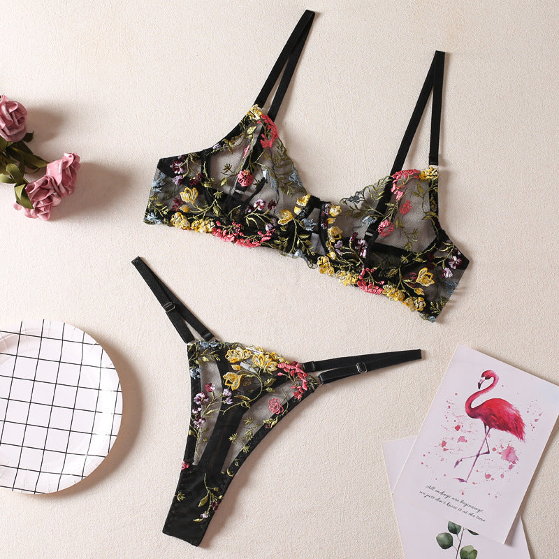 Ensemble soutien-gorge et string fleuris, deux pièces